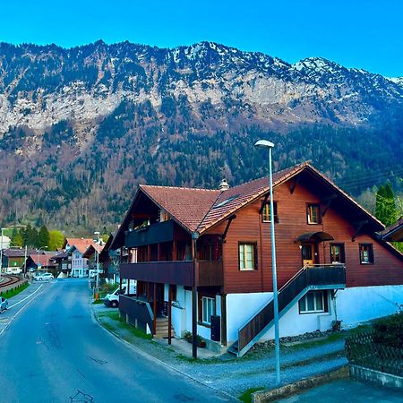 Au Bord Du Lac Därligen Екстериор снимка