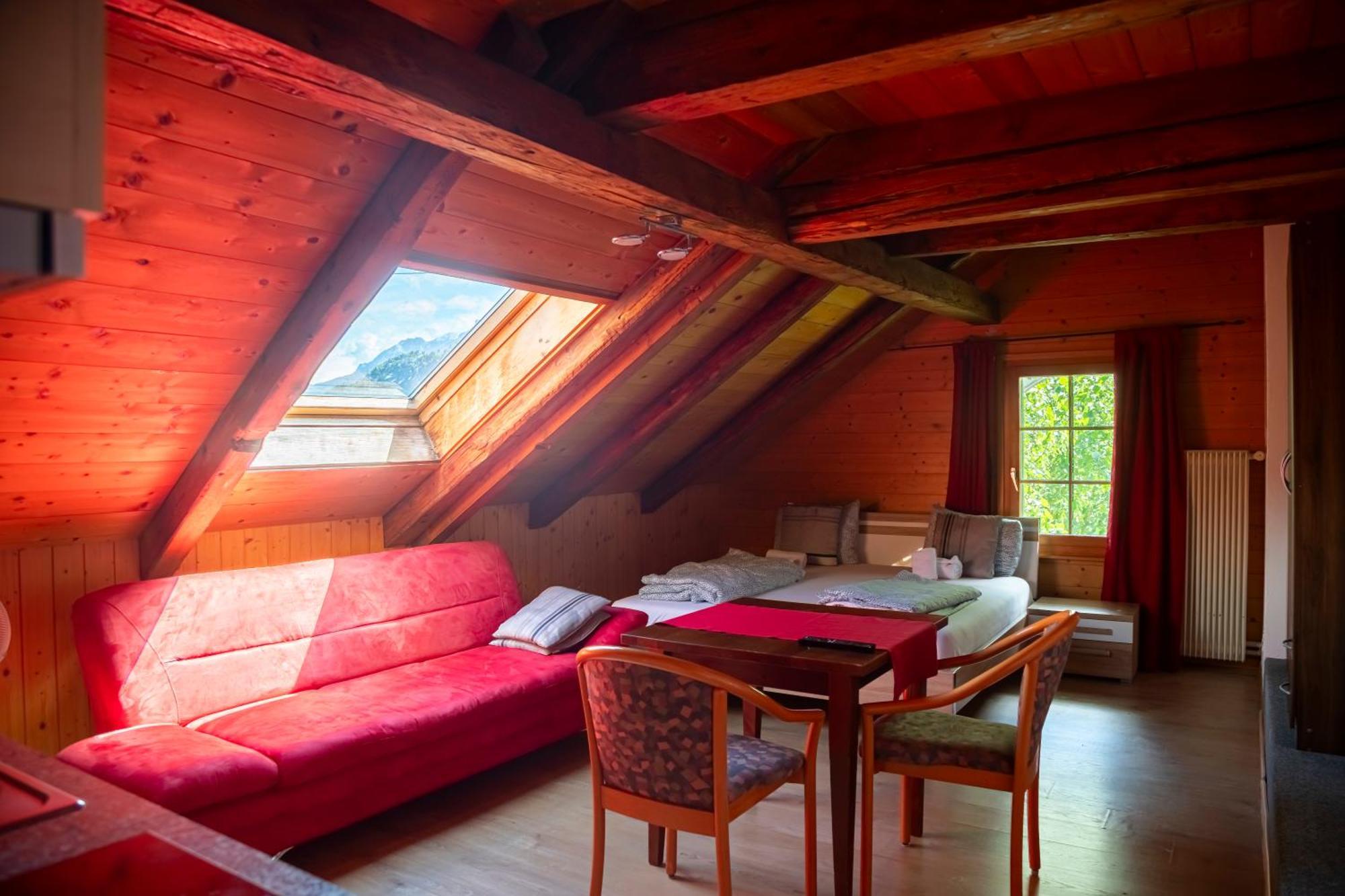 Au Bord Du Lac Därligen Екстериор снимка