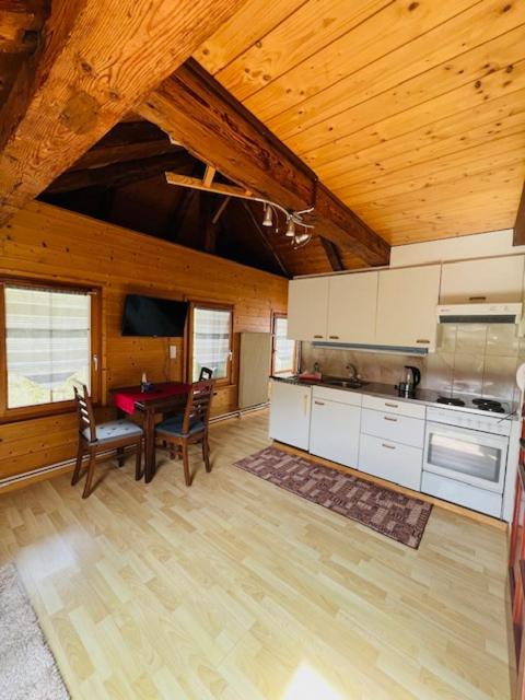 Au Bord Du Lac Därligen Екстериор снимка