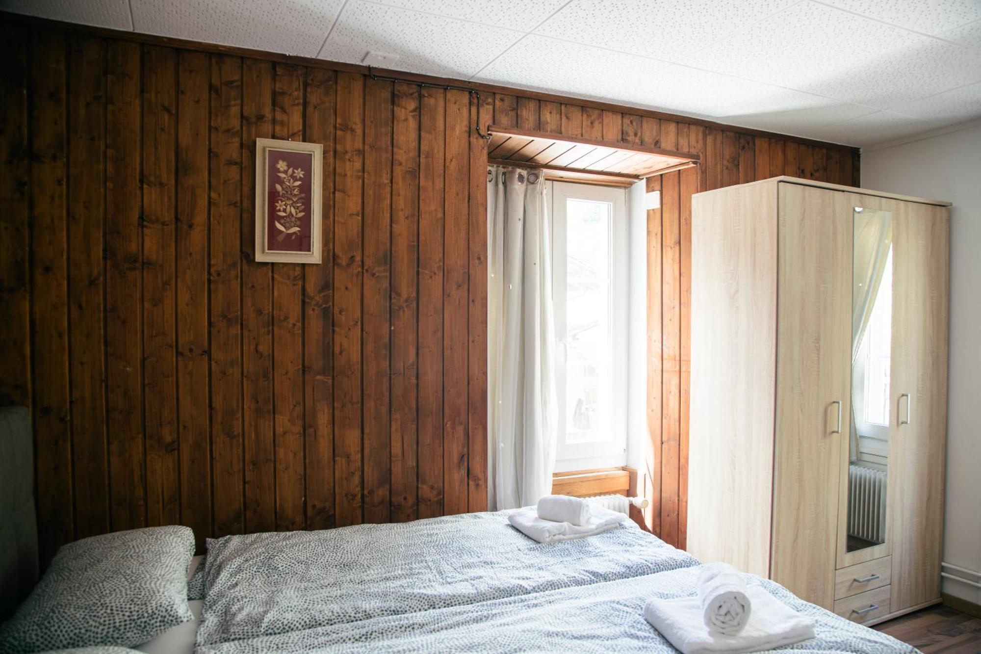 Au Bord Du Lac Därligen Екстериор снимка