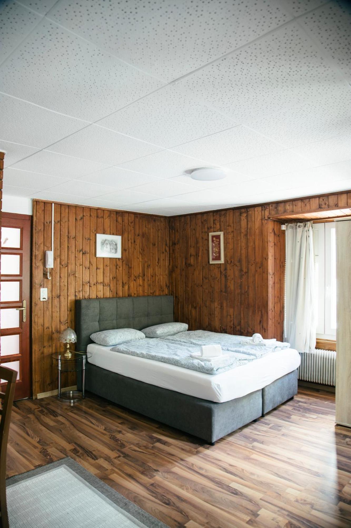 Au Bord Du Lac Därligen Екстериор снимка