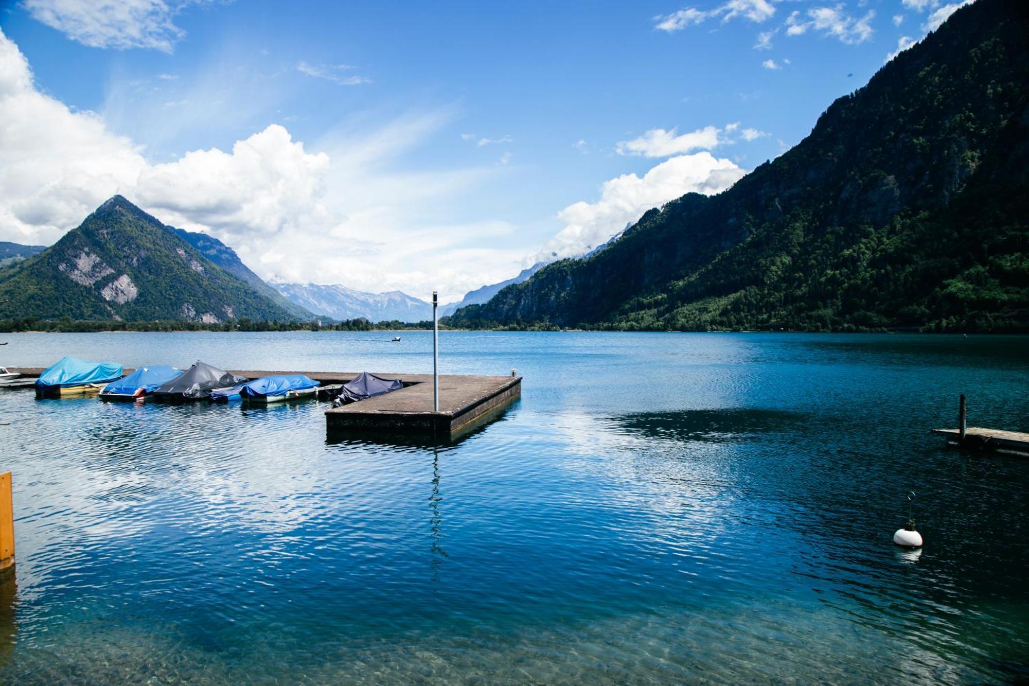 Au Bord Du Lac Därligen Екстериор снимка