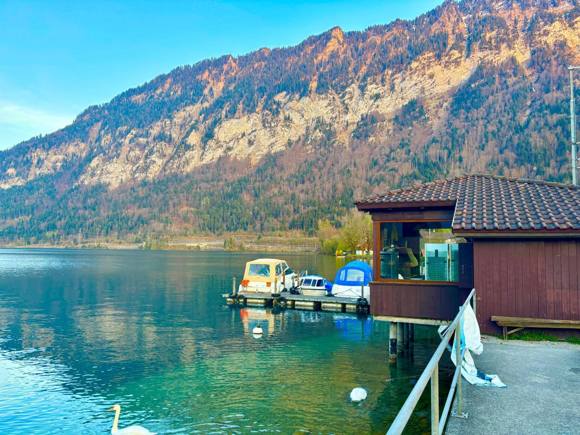 Au Bord Du Lac Därligen Екстериор снимка