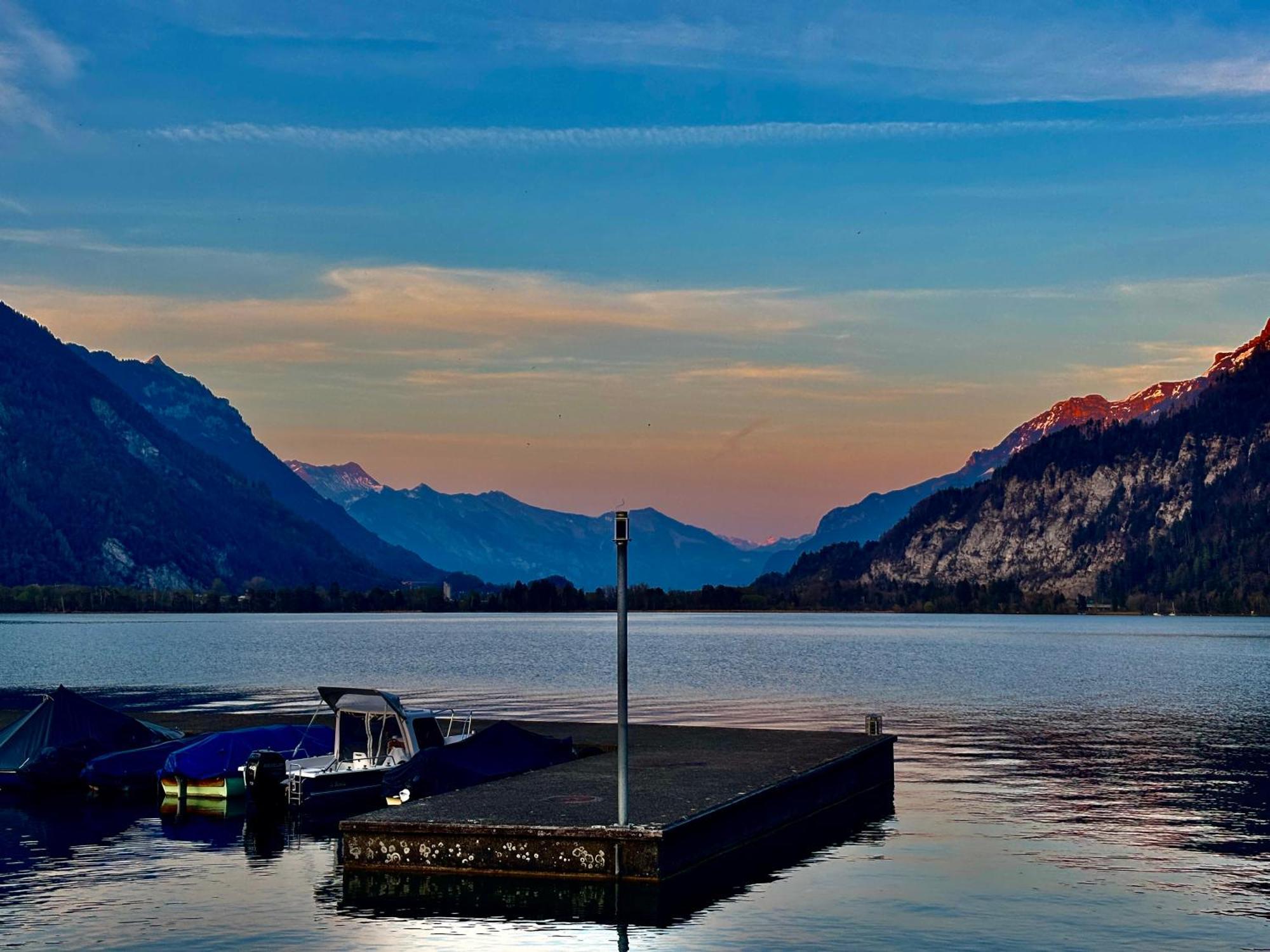 Au Bord Du Lac Därligen Екстериор снимка
